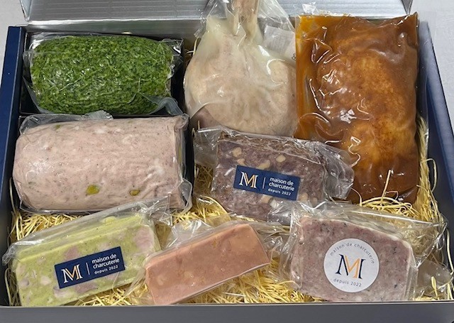 【 おせちで楽しむシャルキュトリ 】※約３名様～４名様分